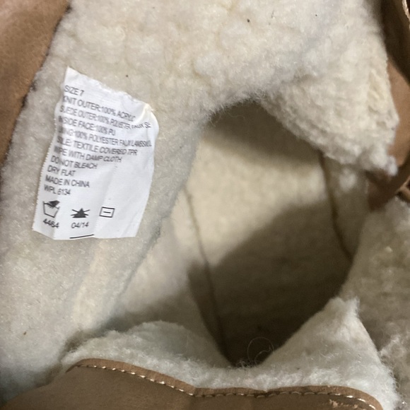 Muk Luks tan suede boots, size 7. - Picture 8 of 12